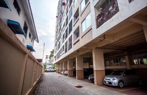 Chang Khlan Apartment | Galare Thong Tower