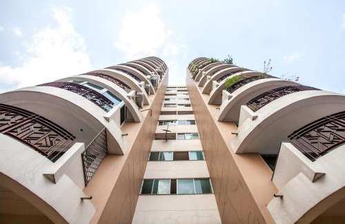 Chang Khlan Apartment | Galare Thong Tower