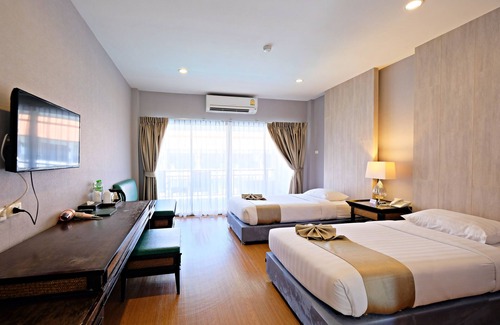 Chang Phueak Hotel | Green Lake Resort