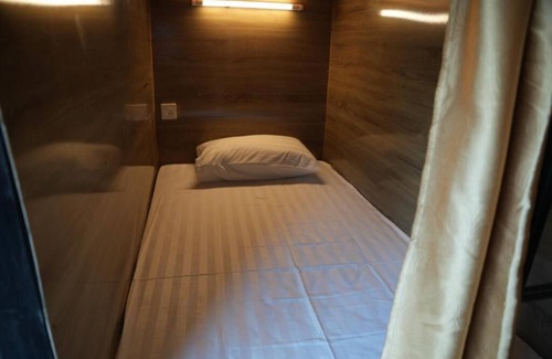 Nanai Road Hostel | Hangover Hostel Patong