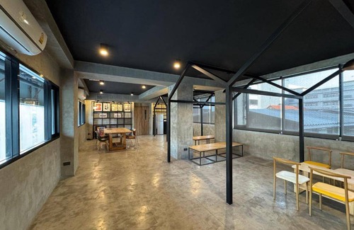 Khlong San Hostel | Hostel ∙ 8 guests