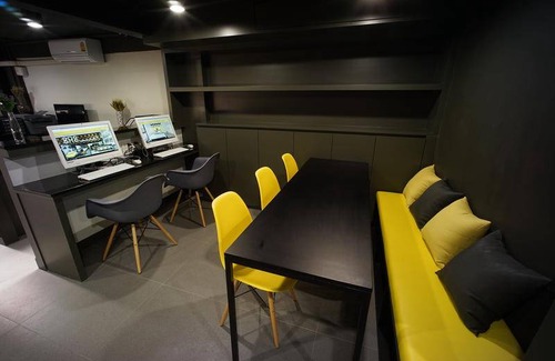 Silom Hostel | Hostel ∙ 8 guests
