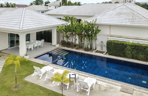 Ban Nong Sadao Villa | Hua Hin Pool Villa with 4 Bedrooms (L50)