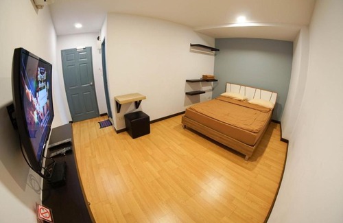 Khlong San Hostel | Inn Trog And Inn Soi