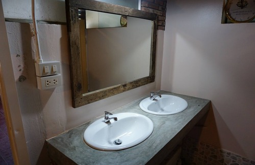 Su Thep Hostel | Insight Hostel