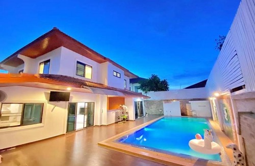 Na Kluea Villa | Jontiem beach 900m,5BR Villa,karaoke,BBQ,snooker