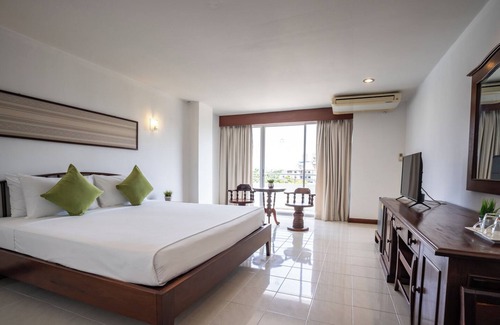 North Pattaya Hotel | JP Villa Hotel