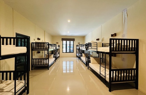 Nuea Khlong Hostel | Koh Jum Hostel