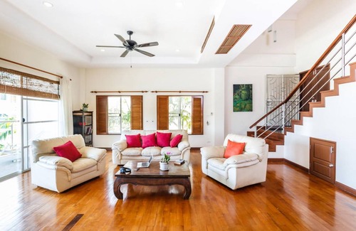 Kata House | KTV- Sea view pool villa in Kata for 10 people, Big Buddha views