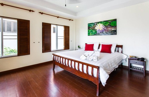 Kata House | KTV- Sea view pool villa in Kata for 10 people, Big Buddha views
