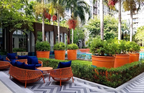 Khao Takiab Condo | La Habana Condo1 BR 4 guests, 3 min walk to Beach,easy to go Cicada Market .,