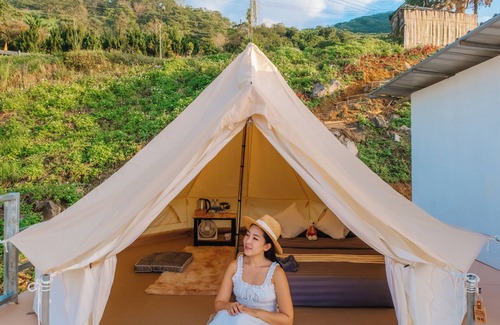 Tap Tao Cabin | Long Hak Khao Camping Phu Chi Fa