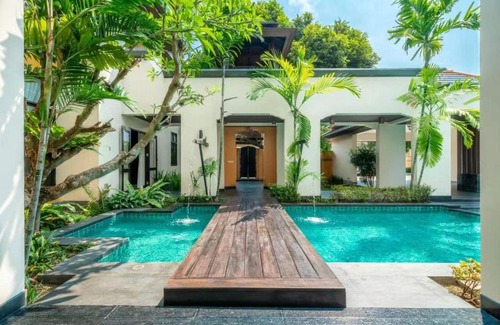 Nong Prue Villa | Luxurious and romantic 5 bedrooms private pool Villa