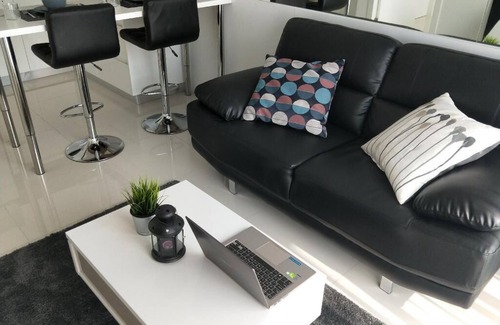 Central Pattaya Condo | Luxury One Bedroom Condo with Pool View @ City Center Residence Pattaya