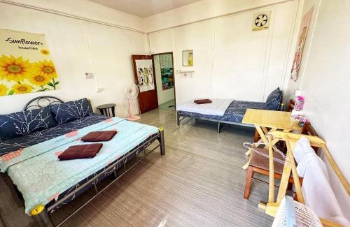 Downtown Krabi Hostel | Madam Guesthouse