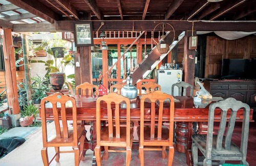 Pa Daet House | Motel ∙ 8 guests
