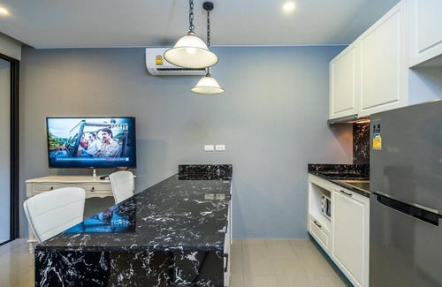 Cherngtalay Apartment | Mountain view apartment in Surin, modern amenities