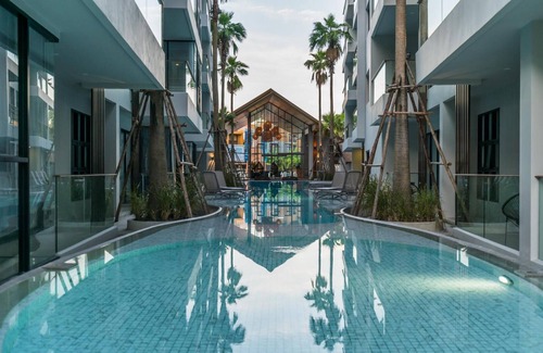 Cherngtalay Apartment | Mountain view apartment in Surin, modern amenities