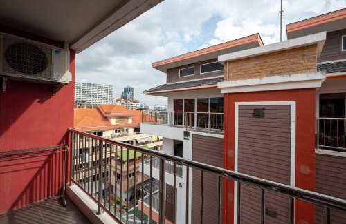 Pratumnak Hill Apartment | New Nordic Marcus 2 by Apartwell