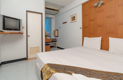 Chana Songkhram Hostel | New Siam 1 Guest House