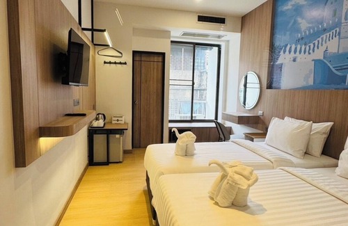 Chana Songkhram Hotel | New Siam II