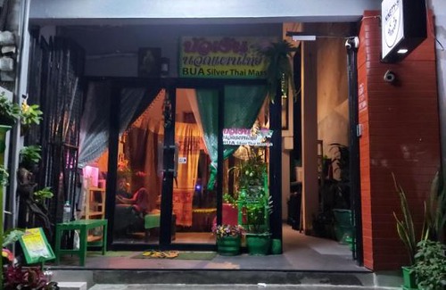 Phra Khanong Hostel | Ninety 9 Hostel