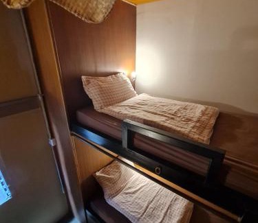 Wat Bowon Niwet Hostel | Non House Bangkok บ้านนอนโฮสเทล