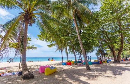 Bang Tao Apartment | Oceanstone by Holy Cow, 1-BR, next building view