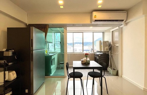 Patong Apartment | Partial Seaview Studio on 11 Floor near JungCeylon, Bangla Street