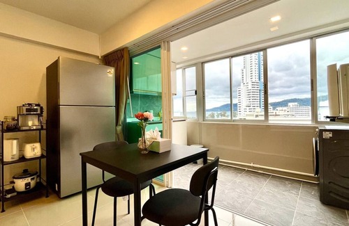 Patong Apartment | Partial Seaview Studio on 11 Floor near JungCeylon, Bangla Street