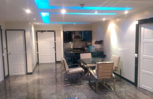 Jomtien Apartment | Pattaya Jomthein 2 Bed Front Line Beach Apartment