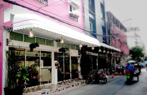 Ban Phan Thom Hotel | PLOY Hostel
