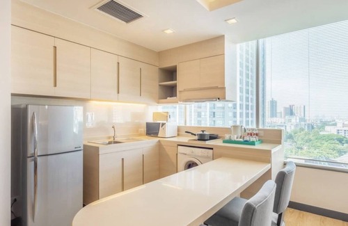 Phra Khanong Nuea Apartment | Premium Suite near BTS Phrakhanong住宅套房 U3