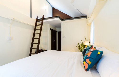 Thon Buri Resort | Private room ∙ 3 guests