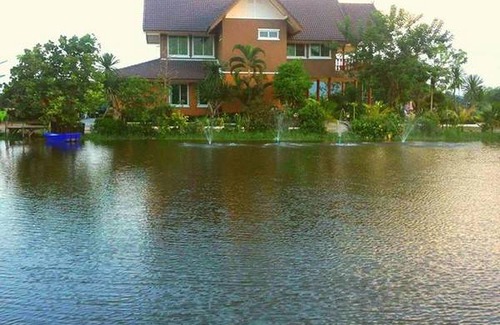 Ratchaburi Resort | Private room ∙ 5 guests