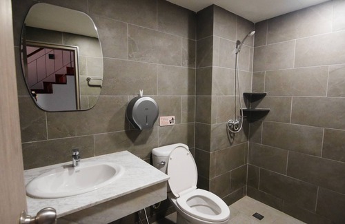 Nimman Hostel | Ray Coffee Bar & Hostel - Adults Only