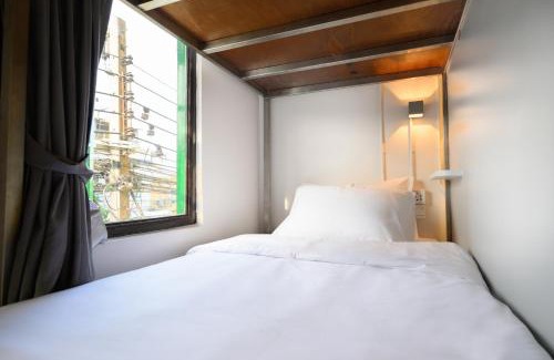 Samran Rat Hostel | REST IS MORE hostel