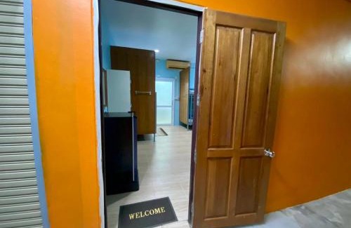 Nakhon Si Thammarat Hostel | Riverside Pak Nakon Restaurant & hostel