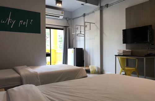 Thung Maha Mek Hostel | S1 Hostel