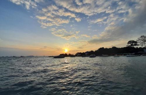 Rayong House | Samed Runa Village