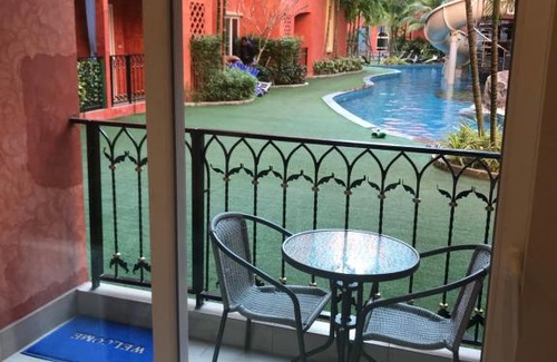 Na Kluea Apartment | Seven Seas Resort by Pool Access