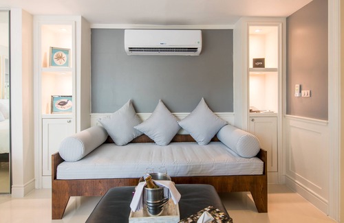 Patong House | (SHA Plus) BYD Lofts /Private Deluxe Studio Suite - Room Only
