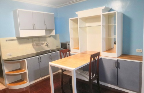Silom Condo | Silom room with 2 Queen bed for 4 persons, 300 meter from BTS Chongnonsi station