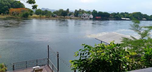 Ban Tai Hotel | T & T Hostel Kanchanaburi