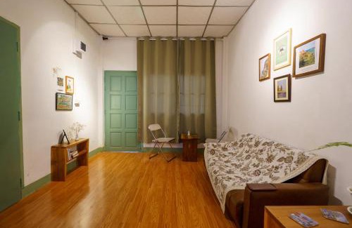 Nai Wiang Hostel | Ta Kaew Hostel ตาแก้ว โฮสเทล
