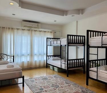 Thong Sala Hostel | Tangerine Dream