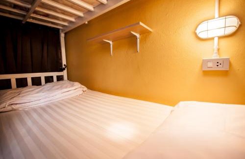 Chang Khlan Hostel | Thai Thai Hostel