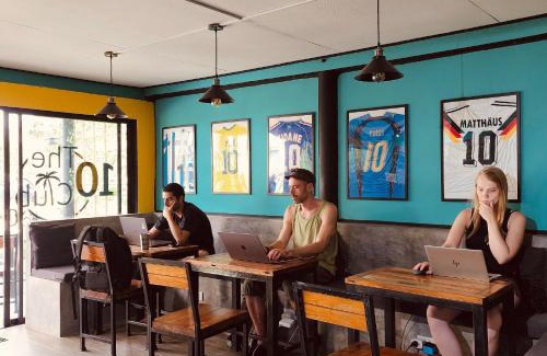 Thong Sala Hostel | The 10 Club Hostel & Bungalow