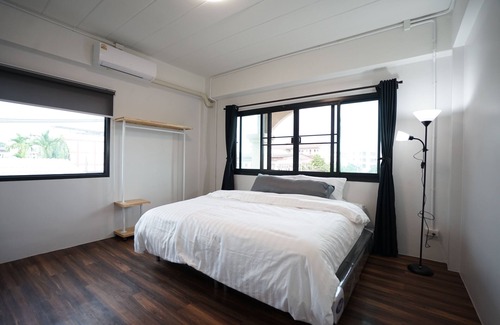 Chang Phueak Hostel | The Afterlife Poshtel & Art Space