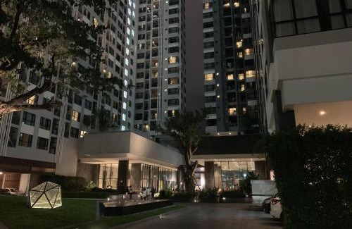 Pattaya Bay Apartment | The Base Central Pattaya Thai